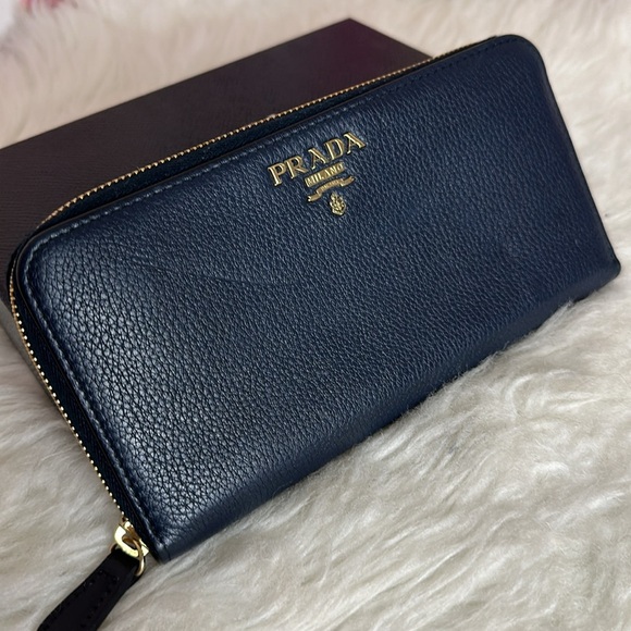 💯Authentic Prada Black Leather Wallet🍀 - Picture 13 of 14